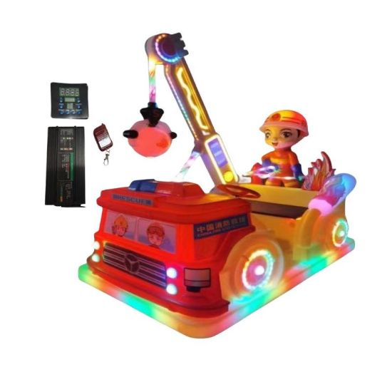 صورة عربة أطفال بتصميم رافعة إنقاذ